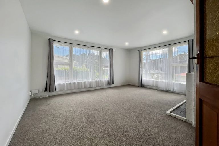 Photo of property in 126 Castor Crescent, Cannons Creek, Porirua, 5024