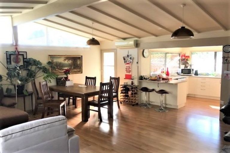 Photo of property in 20a Regency Place, Sunnynook, Auckland, 0632