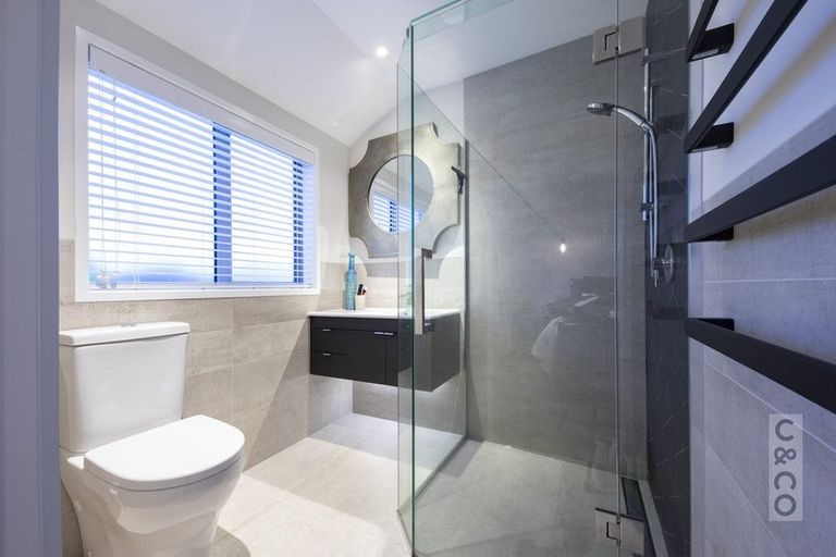 Photo of property in 7a Turpin Road, Riverhead, 0820