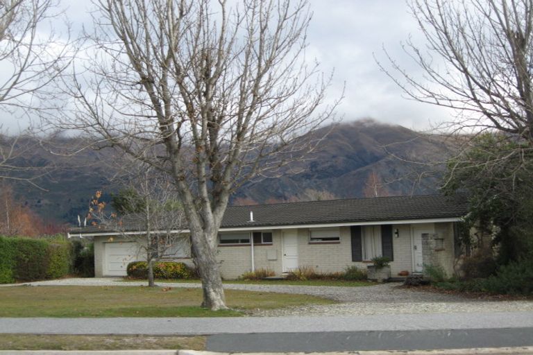 Photo of property in 84 Beacon Point Road, Wanaka, 9305