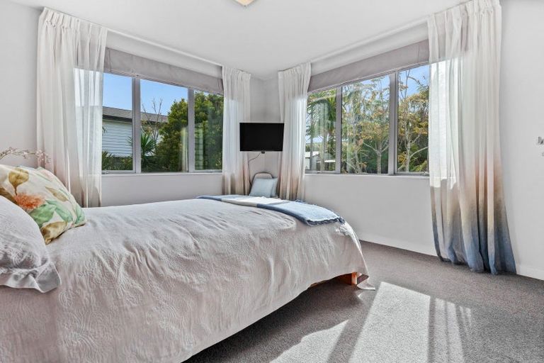 Photo of property in 7 Merani Street, Narrow Neck, Auckland, 0622