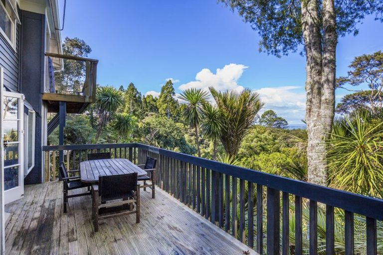 Photo of property in 43 Takahe Road, Titirangi, Auckland, 0604