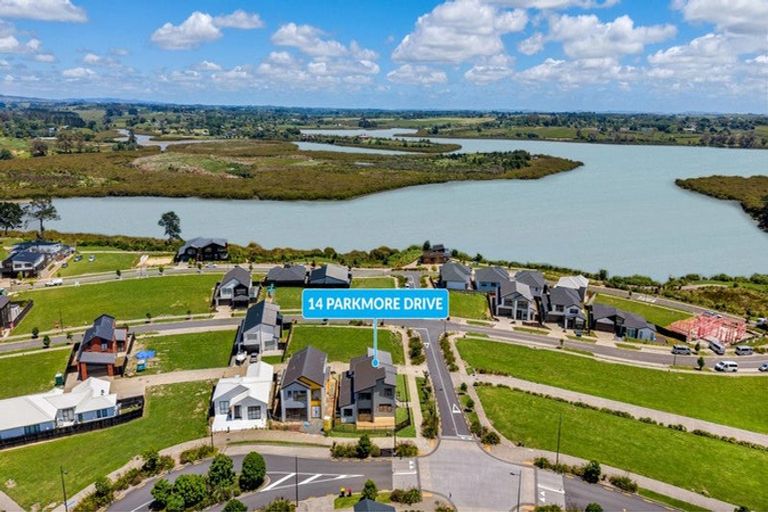 Photo of property in 14 Parkmore Drive, Rosehill, Papakura, 2113