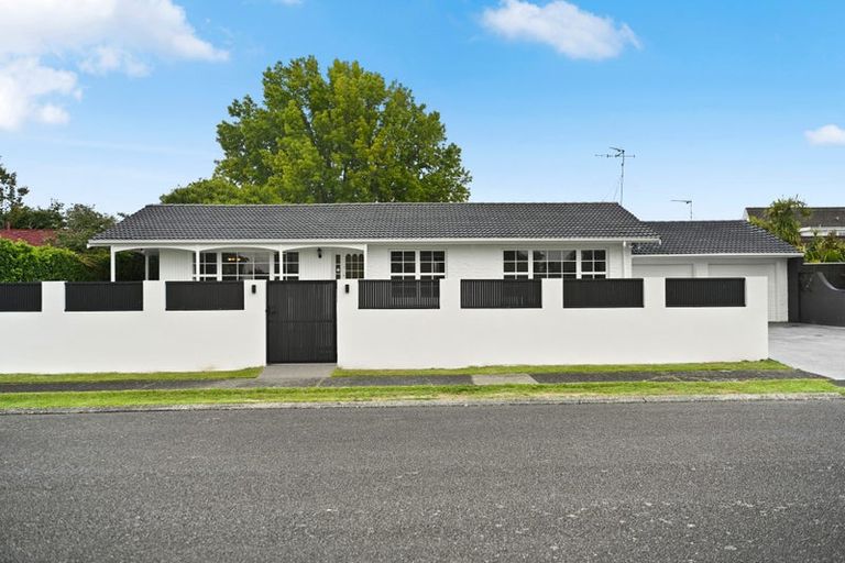 Photo of property in 5 Grassy Downs Place, St Andrews, Hamilton, 3200