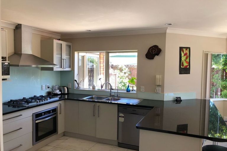 Photo of property in 100 Westerham Drive, Dannemora, Auckland, 2016