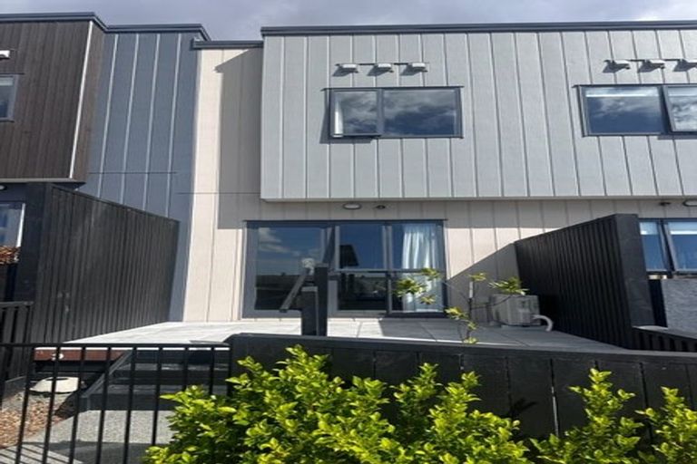 Photo of property in 24 Salvia Lane, Totara Park, Auckland, 2019