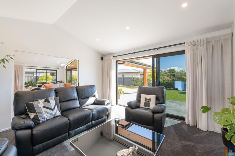 Photo of property in 4 Puketutu Grove, Motueka, 7120