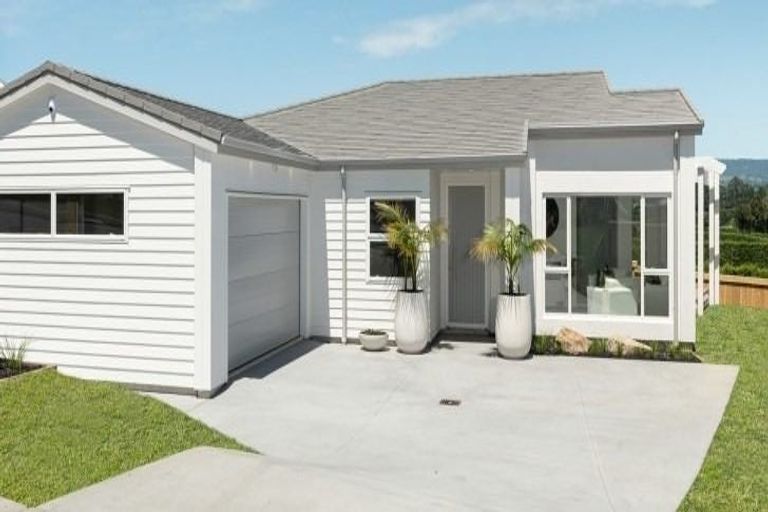 Photo of property in 16 Ridge Drive, Omokoroa, 3114