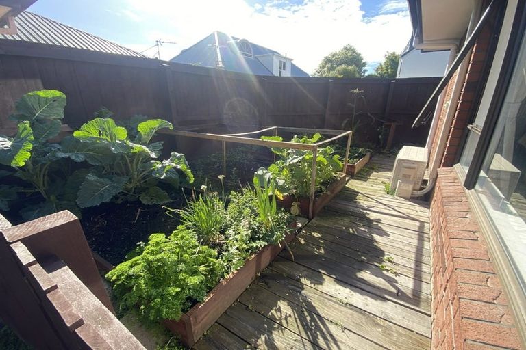 Photo of property in 1/6 Broadfell Avenue, Avonhead, Christchurch, 8042