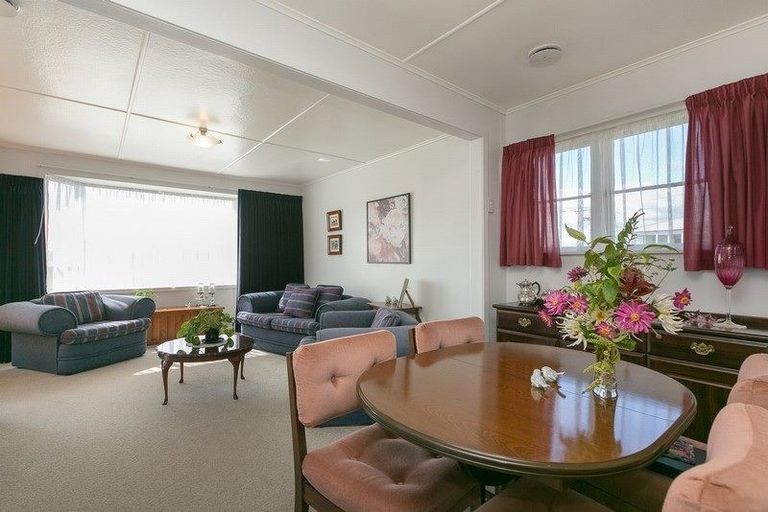 Photo of property in 71 Mould Street, Waitara, 4320