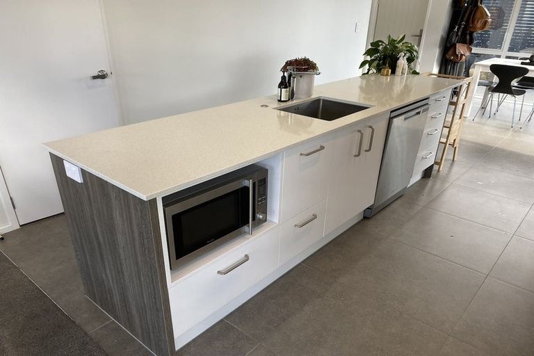 Photo of property in 22 Taitonga Lane, Stanmore Bay, Whangaparaoa, 0932