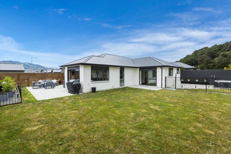 Photo of property in 25 Salisbury Crescent, Wallaceville, Upper Hutt, 5018
