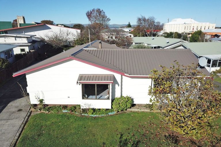 Photo of property in 20 Burns Street, Dannevirke, 4930