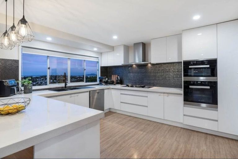 Photo of property in 254 Glamorgan Drive, Northcross, Auckland, 0630