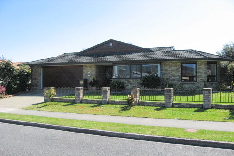 Photo of property in 3 Hadleigh Court, Paraparaumu, 5032