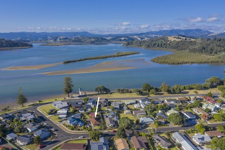 Photo of property in 86 Catherine Crescent, Whitianga, 3510