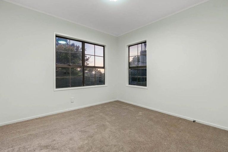 Photo of property in 28 Mcquarrie Avenue, Wattle Downs, Auckland, 2103