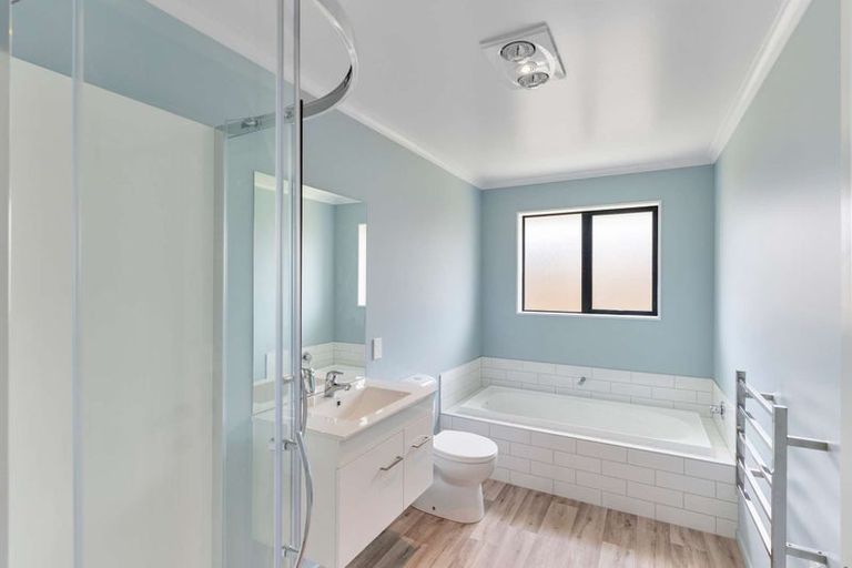 Photo of property in 86 Broadway Parade, Rolleston, 7615