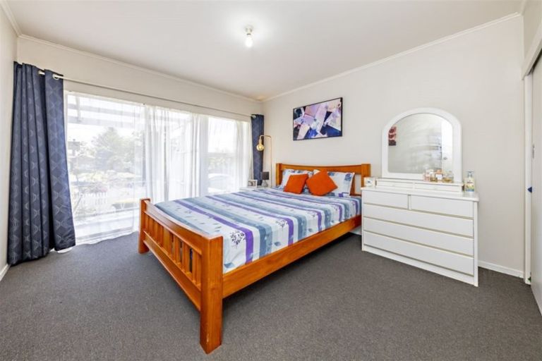 Photo of property in 2e Fraser Road, Papatoetoe, Auckland, 2025