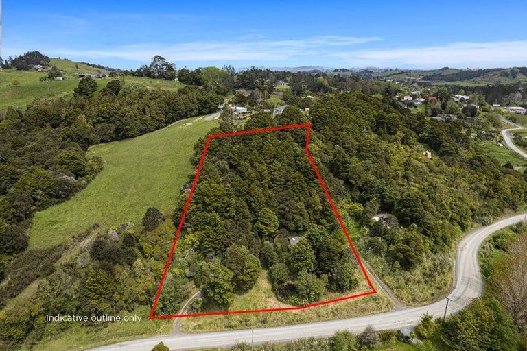 Photo of property in 64 Paparoa Station Road, Paparoa, 0571