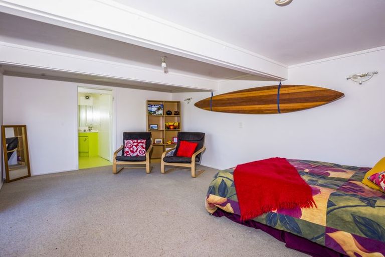 Photo of property in 43 Takahe Road, Titirangi, Auckland, 0604