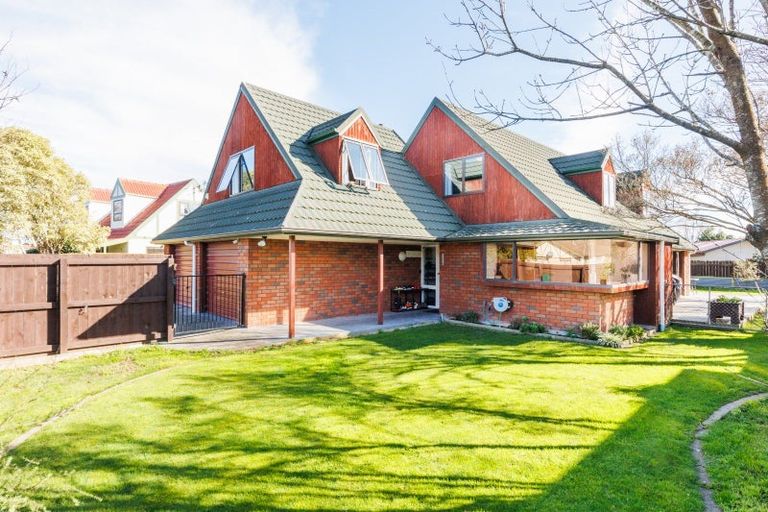 Photo of property in 66 Pencarrow Street, Highbury, Palmerston North, 4412