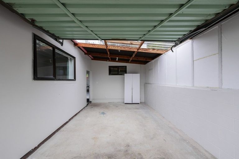 Photo of property in 64 Barnes Drive, Caversham, Dunedin, 9011