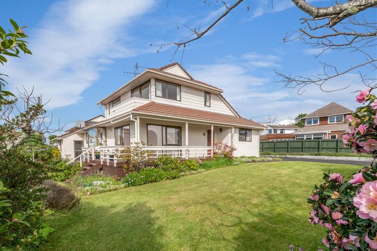 Photo of property in 1/47 Uxbridge Road, Mellons Bay, Auckland, 2014