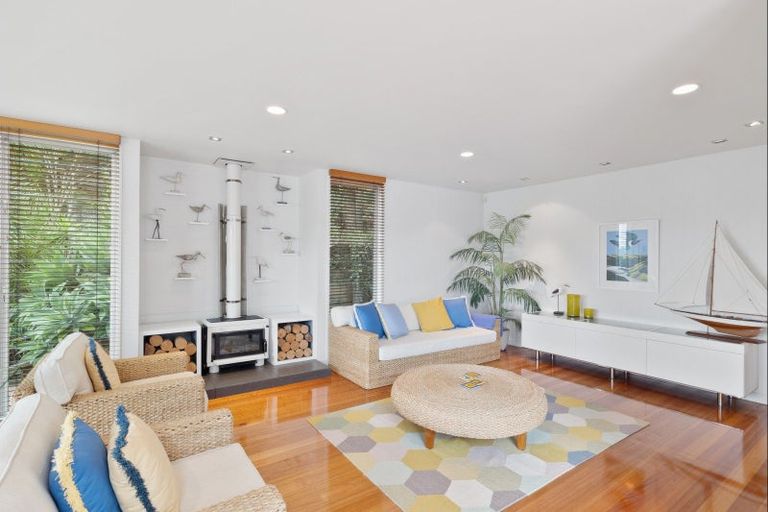 Photo of property in 20 Highland Lass Place, Langs Beach, Waipu, 0582