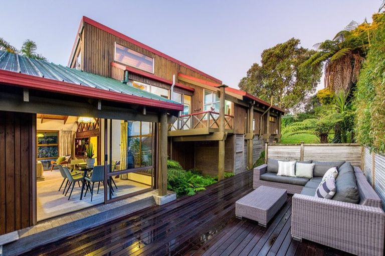 Photo of property in 262a Beach Road, Campbells Bay, Auckland, 0630