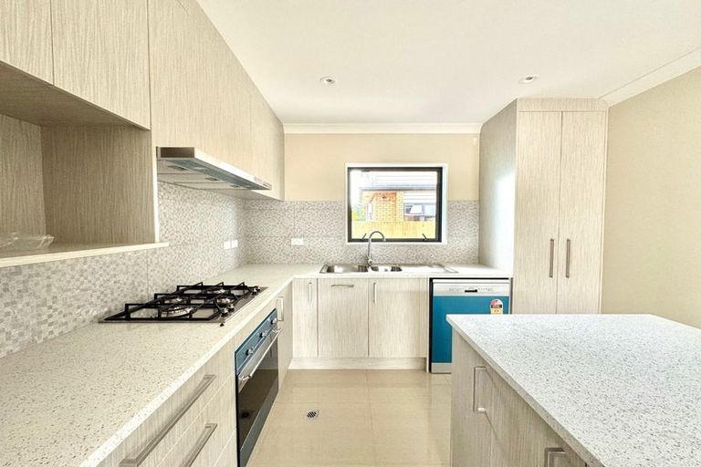 Photo of property in 8b Kelvyn Grove, Hillpark, Auckland, 2102