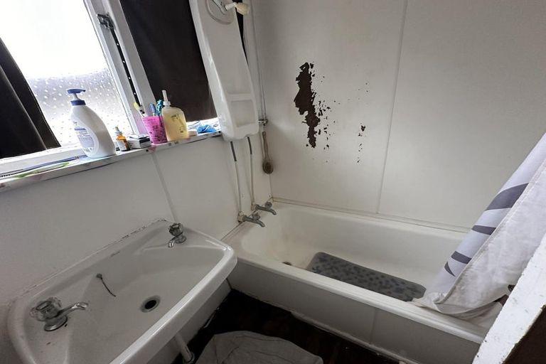 Photo of property in 11 Hinemoa Street, Levin, 5510