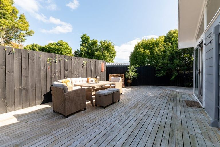 Photo of property in 17 Morriggia Place, Bayview, Auckland, 0629