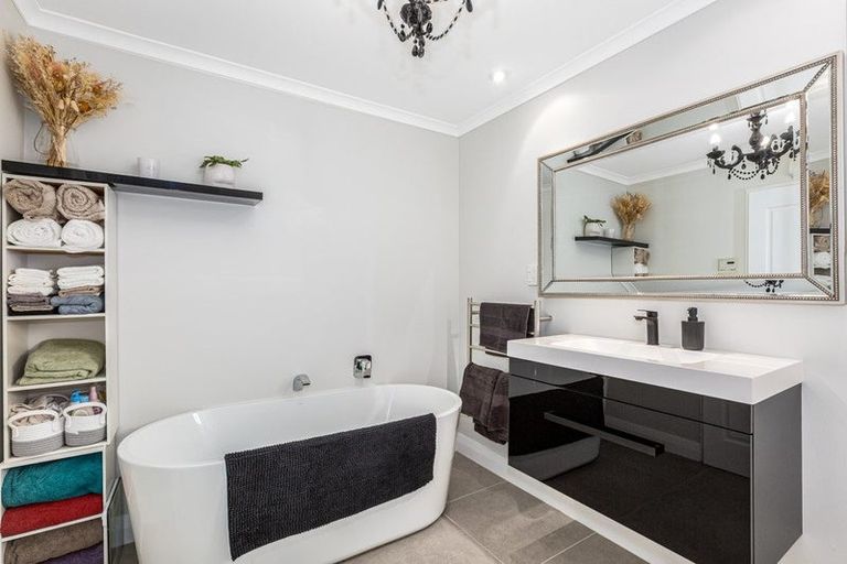 Photo of property in 12 Mossburn Grove, Kelson, Lower Hutt, 5010