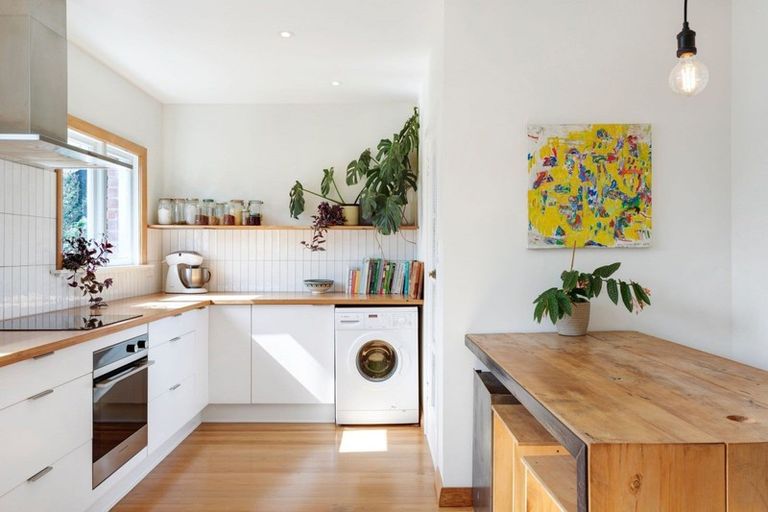 Photo of property in 92 Hargest Crescent, Saint Clair, Dunedin, 9012