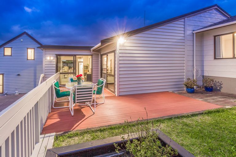 Photo of property in 189 West Harbour Drive, West Harbour, Auckland, 0618