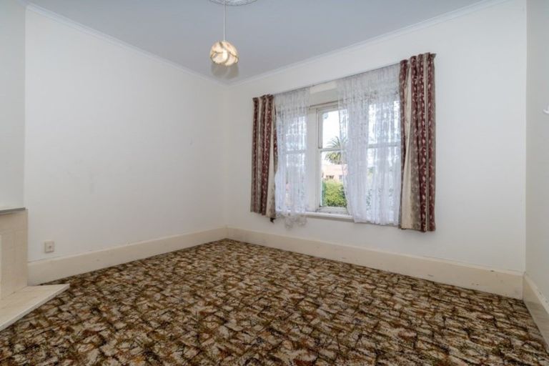 Photo of property in 100 Domain Terrace, Spreydon, Christchurch, 8024