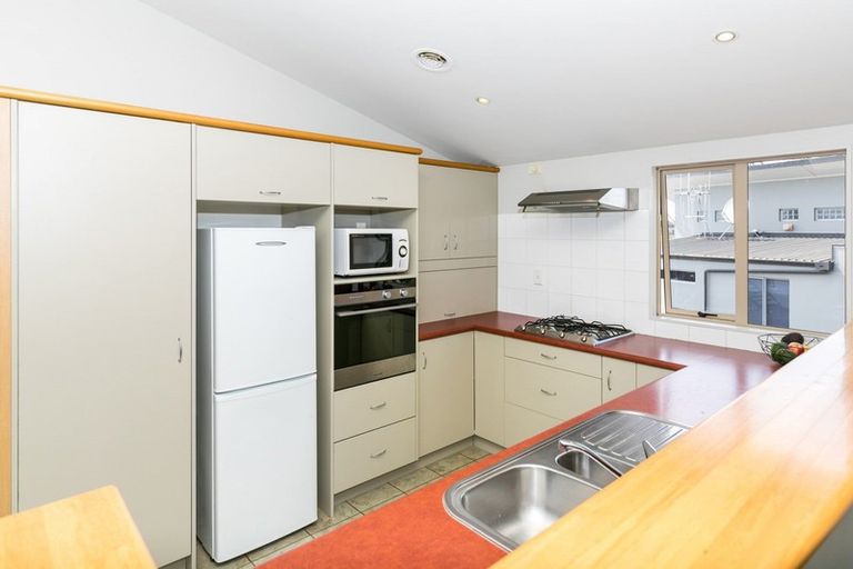 Photo of property in 2/20 Ruakiwi Road, Hamilton Lake, Hamilton, 3204