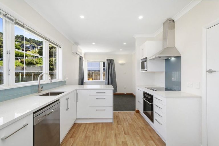 Photo of property in 98 Kilbirnie Crescent, Kilbirnie, Wellington, 6022