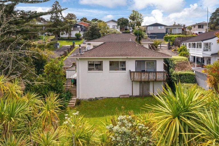 Photo of property in 1/24 Glamorgan Drive, Torbay, Auckland, 0630
