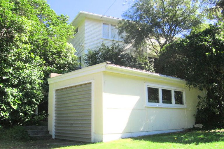 Photo of property in 1 Sydenham Street, Northland, Wellington, 6012