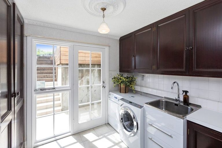 Photo of property in 81a Dyers Pass Road, Cashmere, Christchurch, 8022