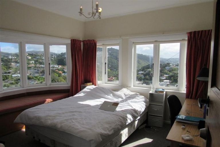 Photo of property in 7 Saint Michaels Crescent, Kelburn, Wellington, 6012