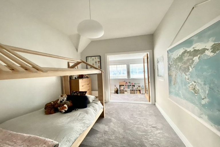 Photo of property in 46a The Crescent, Roseneath, Wellington, 6011