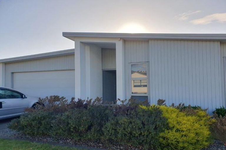 Photo of property in 34 Awataha Crescent, Pyes Pa, Tauranga, 3110