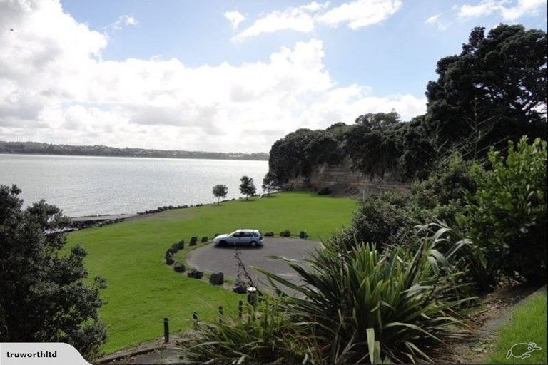 Photo of property in 2/4 Marine Terrace, Bayswater, Auckland, 0622