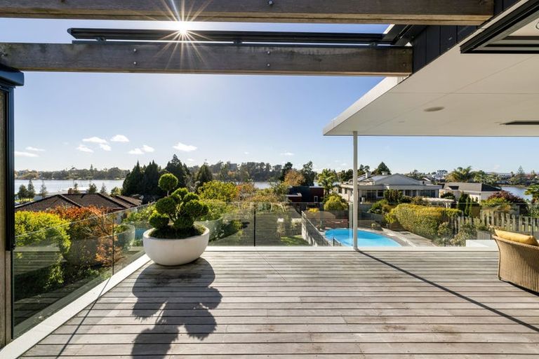 Photo of property in 142 Lake Crescent, Hamilton Lake, Hamilton, 3204