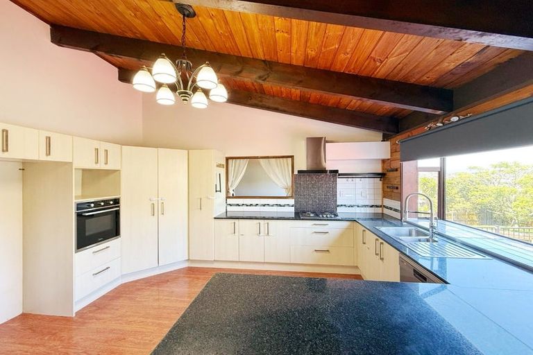 Photo of property in 113 Luckens Road, West Harbour, Auckland, 0618
