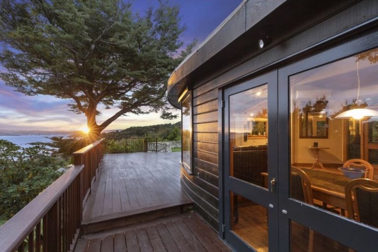 Photo of property in 5 Whiorau Grove, Lowry Bay, Lower Hutt, 5013