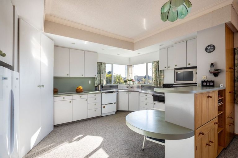 Photo of property in 166 Heta Road, Highlands Park, New Plymouth, 4312